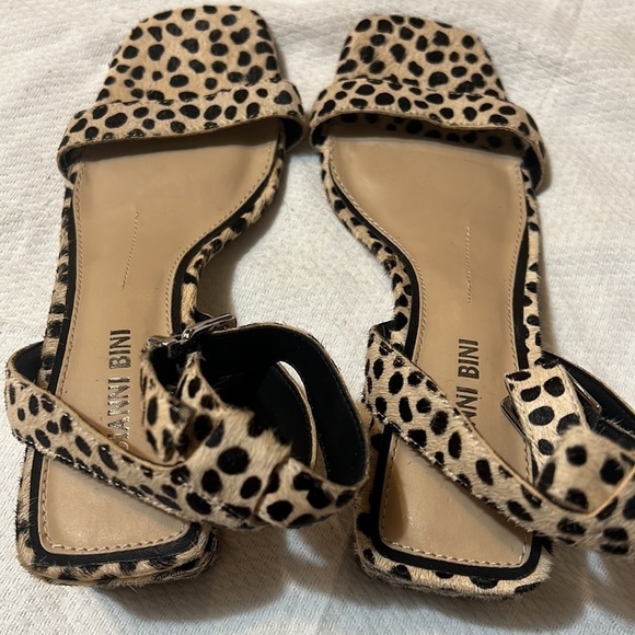 Gianni Bini Leather Cheetah Print Calf Hair Sandals 7 1/2 - Picture 5 of 8